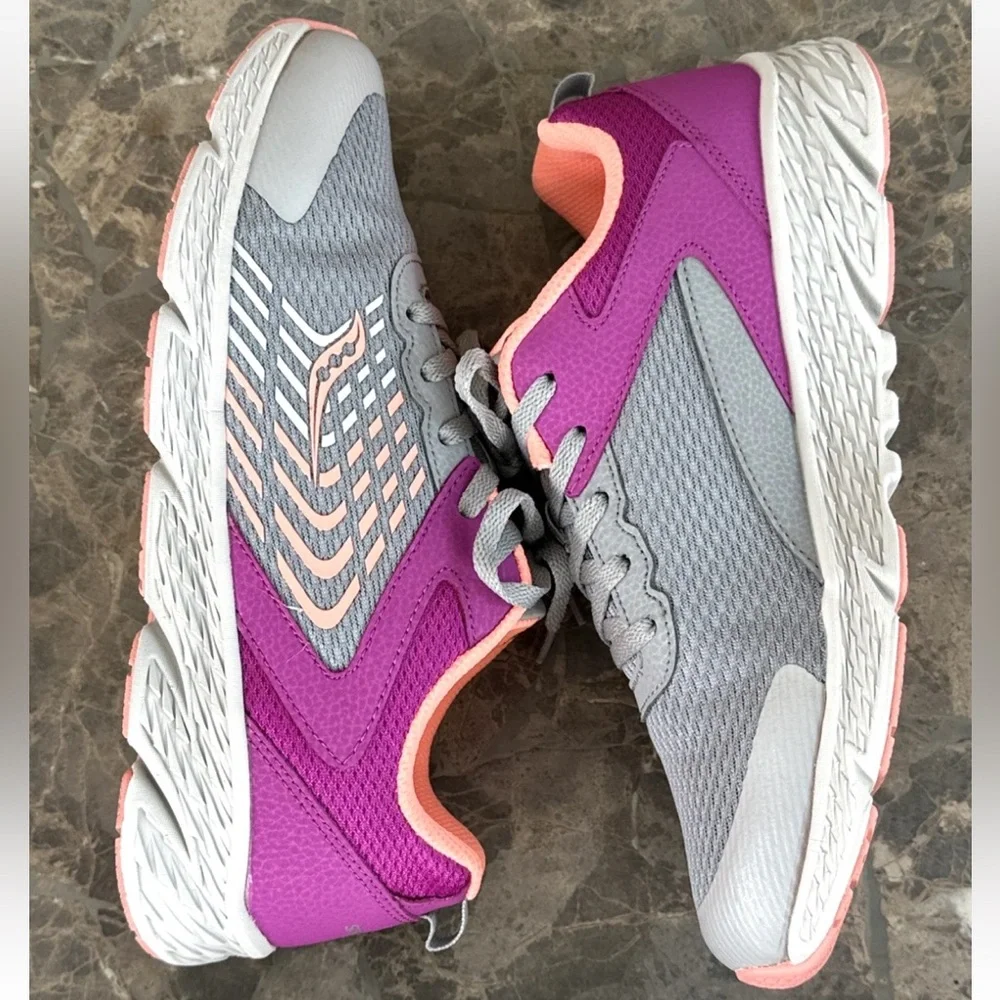 Saucony S-Wind Youth Size 7 medium width Athletic Shoes Purple Gray Coral